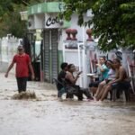 Fuertes lluvias provocan inundaciones en sectores de San Fernando de Montecristi