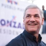 Seguidores de Gonzalo convierten tribunal en mitín político: “Se siente, se siente, Gonzalo presidente”